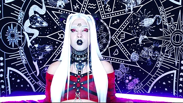 naomi satan online show from April 6, 10:32 pm