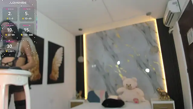 Snapshot of Miss_Angel0 chatting on October 3, 4:23 am Miss Angel0 online show from October 3, 4:23 am