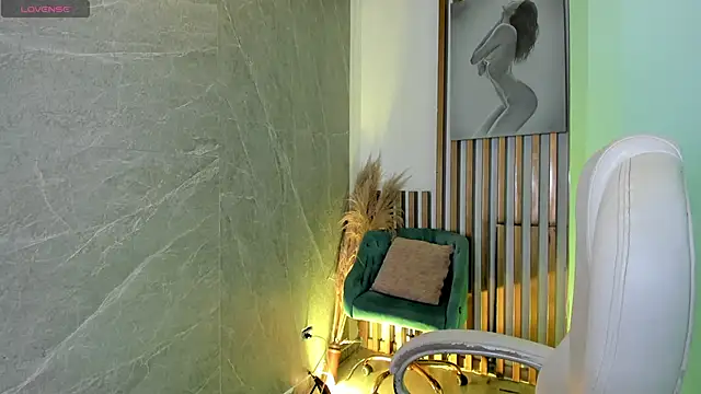 PauliinaBelle  online show from April 4, 1:09 pm