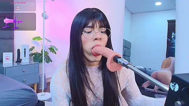 Slenna Moon online show from March 20, 11:50 pm