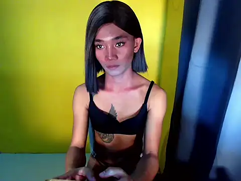 Petite HugeCock online show from April 14, 9:36 am