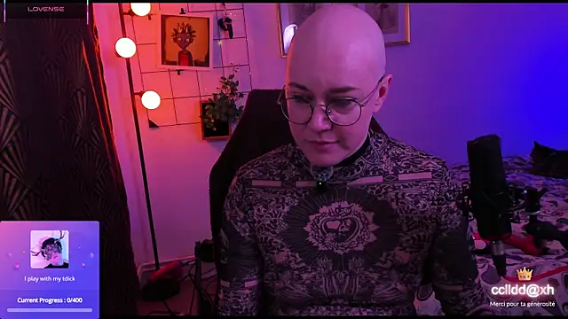 MossPrince online show from November 2, 4:27 pm