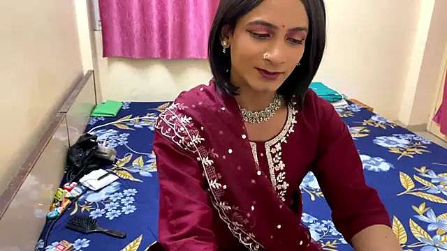 Snapshot of LuvLayla chatting on October 28, 6:06 pm LuvLayla online show from October 28, 6:06 pm