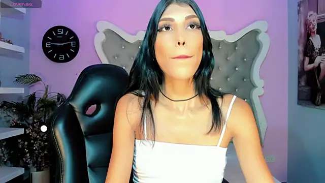 Honey Moontsts online show from May 17, 12:38 pm