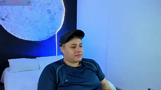 IanGilbert online show from December 3, 8:35 pm