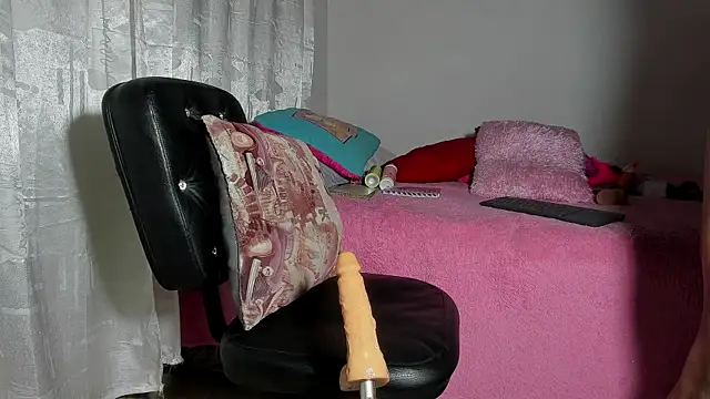 Snapshot of Stannlyy chatting on October 16, 4:46 am Stannlyy online show from October 16, 4:46 am