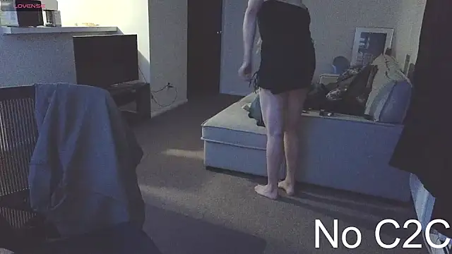 EnbyGamerChick online show from September 25, 1:12 am