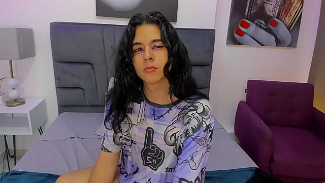 Angel Dustts online show from October 18, 8:12 pm