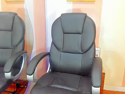 Mila Leon online show from November 18, 12:43 am