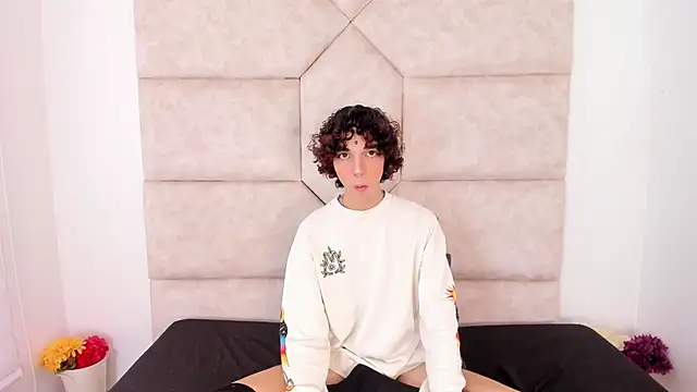 Scaarlett 22  online show from October 10, 7:15 pm