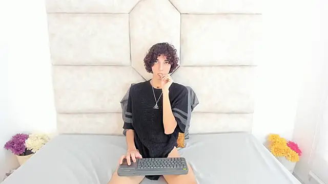 Scaarlett 22  online show from November 9, 6:41 pm