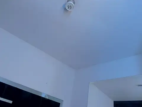 DANITENDER555 online show from April 12, 8:18 am