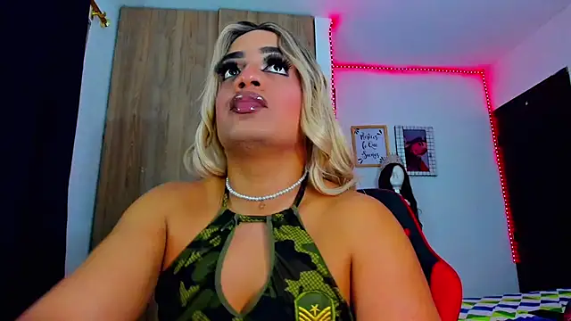 Sofiabigcock22 online show from July 28, 12:48 pm