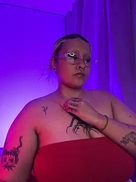 pinkbaddie777 online show from February 3, 2:34 am