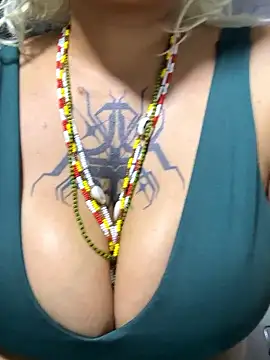 pinkbaddie777 online show from February 7, 7:47 am