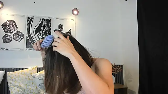 Cloe Bonne online show from November 12, 7:46 pm