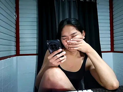 xwildflowerx online show from February 6, 7:03 am