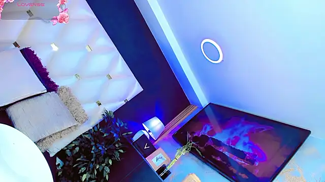 AnnaRouseQueen online show from March 23, 8:25 pm