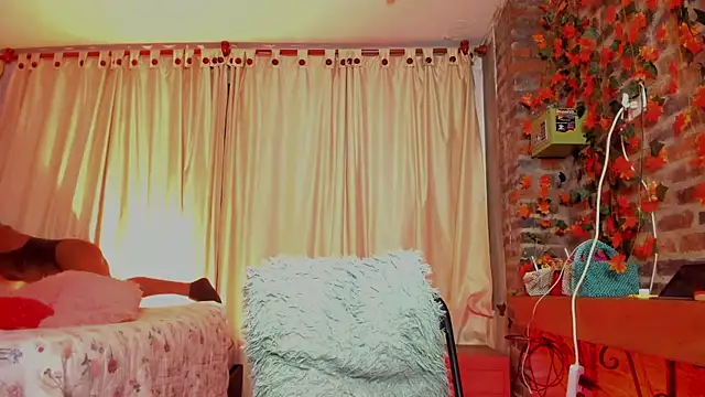 LaGoldenBitch online show from January 12, 11:23 pm