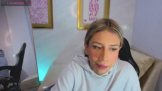 Evy Luxx v online show from March 26, 4:16 am