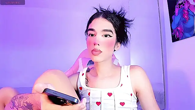 LeslieAmor1 online show from December 14, 3:40 pm