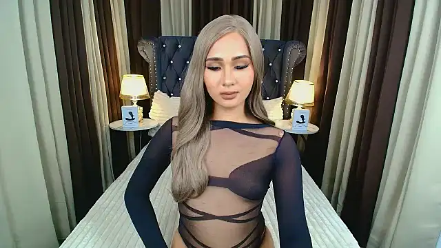 Iris Hilton online show from December 18, 10:04 pm