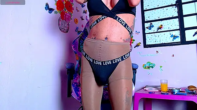 DaslyTsRoze online show from February 18, 1:24 am