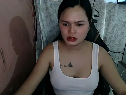 urSweetheart online show from February 11, 12:51 am