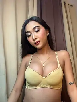 Diannellove online show from May 16, 5:23 pm