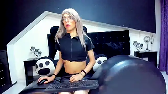 Lis Pearson online show from February 27, 5:35 am