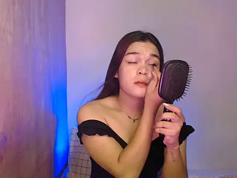 stripyapril online show from June 17, 3:29 am