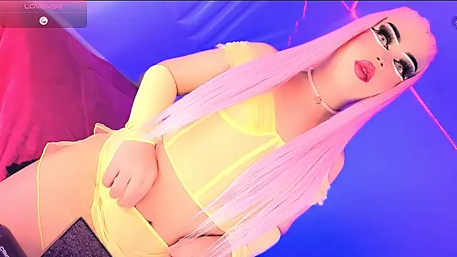 Merliah Rouss  online show from December 19, 10:59 pm