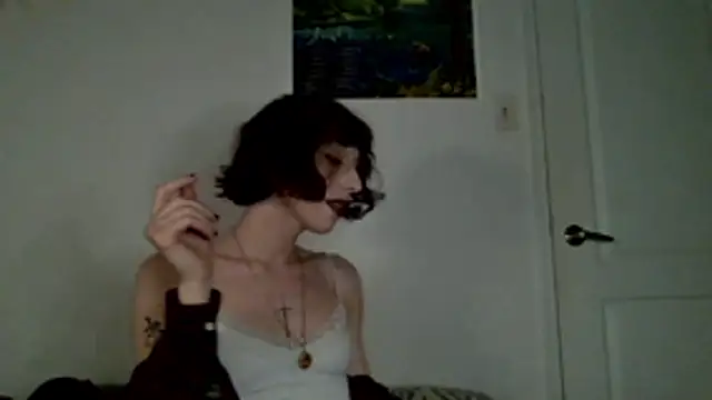 sweetharvey online show from April 15, 2:06 am