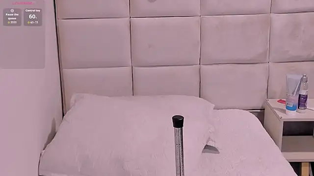 Daphne    online show from July 29, 12:47 pm