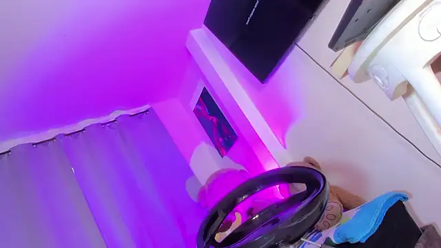 Angelasantini0 online show from February 13, 10:06 pm