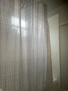 prettiexotic online show from April 6, 6:41 pm