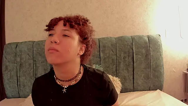 Aleera Walton online show from March 18, 7:13 pm