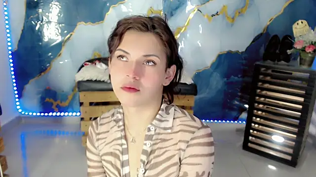 NathalialLooes online show from May 30, 5:49 am