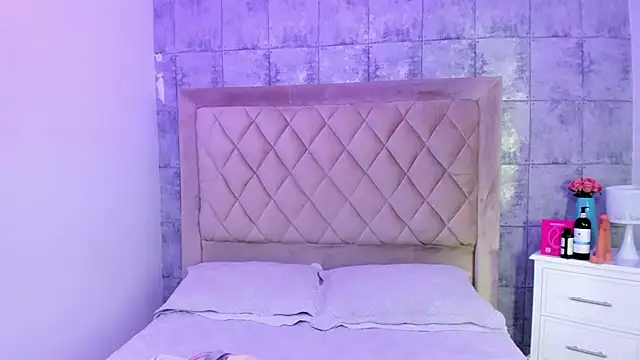 CleoFoxx  online show from March 13, 1:38 pm