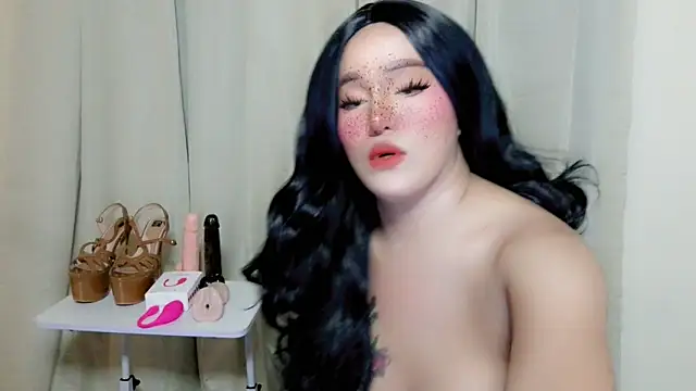 ChloeAsian online show from May 23, 11:39 am
