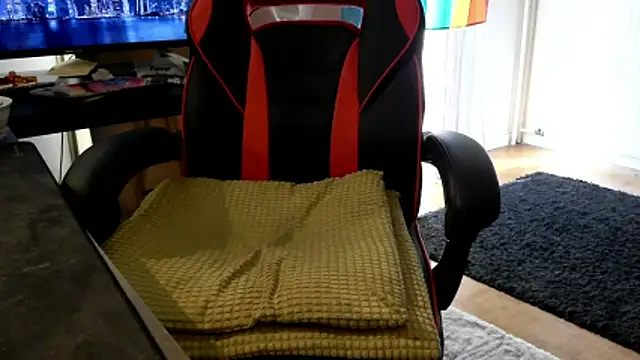 LovelyMeli online show from March 26, 12:42 pm