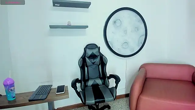 Philipp-Jones online show from February 8, 12:22 pm