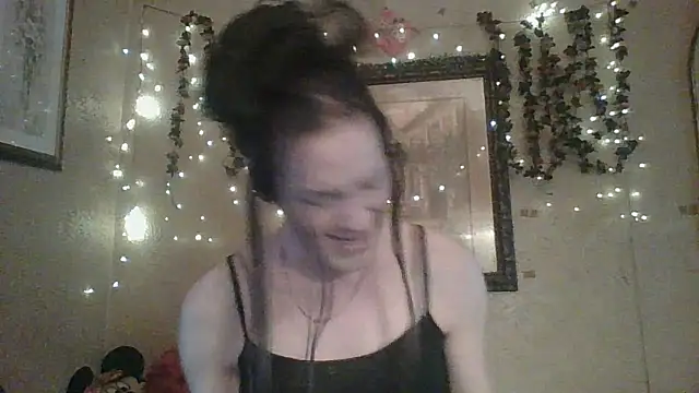 sillymillie4 online show from February 15, 10:41 pm