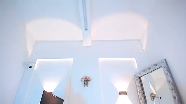 jullian ricci online show from April 14, 1:21 am