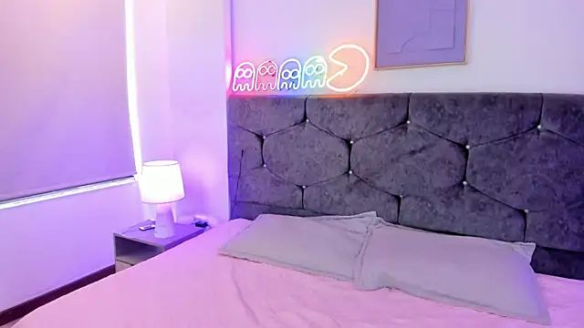 Megan Morphy online show from March 21, 2:11 pm