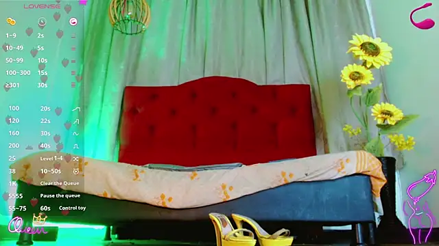 Cayetana Black  online show from February 19, 8:05 pm