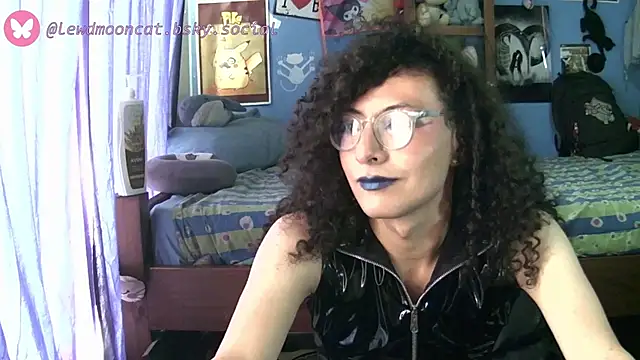 lewd mooncat online show from May 28, 7:45 pm