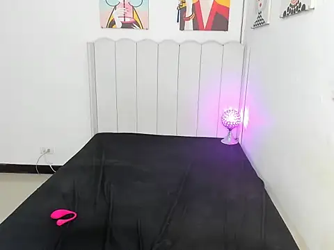 Blythe Greyson online show from April 7, 12:28 pm