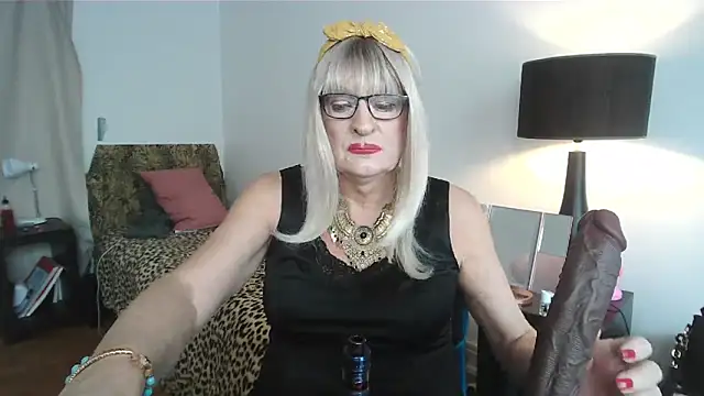 sophyTV online show from March 29, 1:55 pm