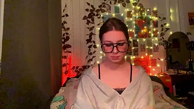 moonvampiq online show from February 24, 8:35 pm